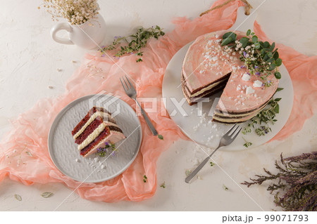 Slice of strawberry cake 99071793