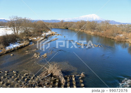 盛岡市太田橋から望む岩手山 99072076