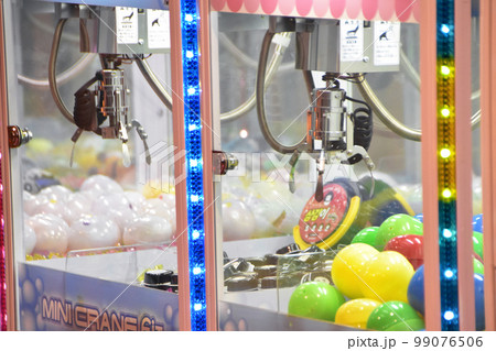 クレーンゲームのイメージ クレーンゲームのイメージ 99076506