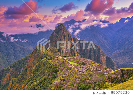 インカ帝国の空中都市・マチュピチュ遺跡の絶景 インカ帝国の空中都市・マチュピチュ遺跡の絶景 99079230