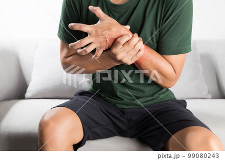 Wrist pain. Wrist pain. 99080243