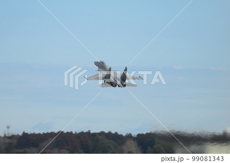 インド空軍スホーイSu-30MKI離陸 インド空軍スホーイSu-30MKI離陸 99081343