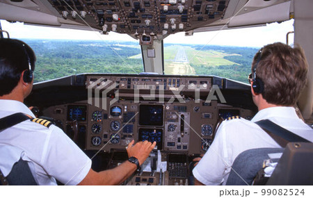 コックピット 99082524