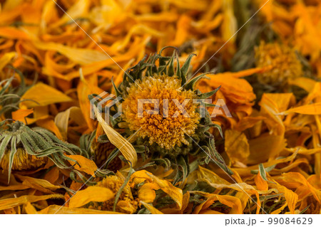 Calendula flowewr tea Calendula flowewr tea 99084629