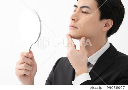 メンズビューティー　スキンケア　ビジネスマン　鏡 99086007