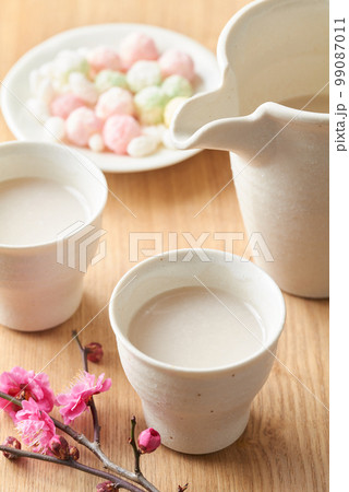 甘酒とひなあられ 99087011