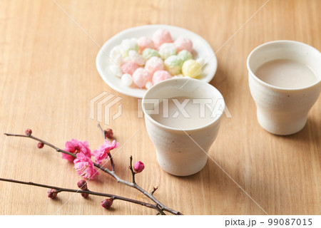 甘酒とひなあられ 99087015