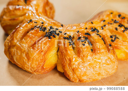 サツマイモのデニッシュ 99088588