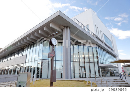 市役所前の時計（十和田市役所　青森県 十和田市） 99089846