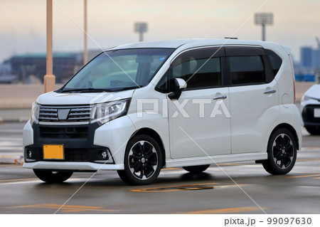 白い軽自動車　イメージ 99097630