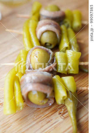 ギルダ　スペイン　バスク地方の定番ピンチョス　 99097865