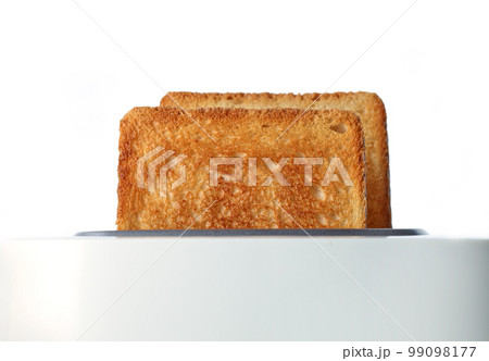 toasted bread slices 99098177