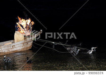 長良川鵜飼(岐阜県岐阜市) 長良川鵜飼(岐阜県岐阜市) 99098374