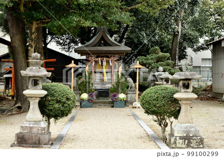 高良神社(本殿) 【奈良県天理市櫟本町】 高良神社(本殿) 【奈良県天理市櫟本町】 99100299