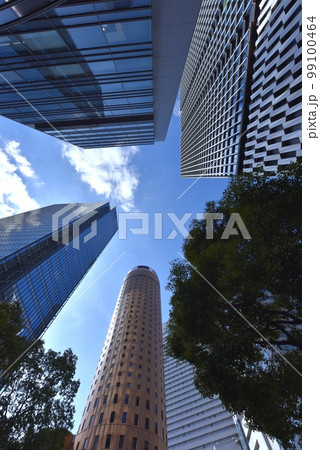 大阪駅前南交差点付近からのビル群 大阪駅前南交差点付近からのビル群 99100464