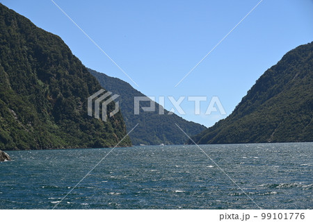 【ニュージーランド】ミルフォード・サウンド 99101776