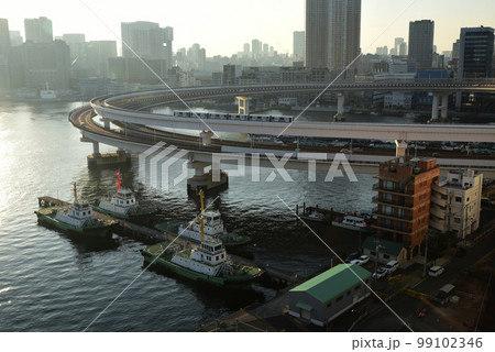 夕暮れのループ橋 夕暮れのループ橋 99102346