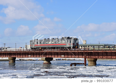 釧網本線 釧路ー東釧路 JR北海道 キハ54-519(釧路) 釧網本線 釧路ー東釧路 JR北海道 キハ54-519(釧路) 99103077