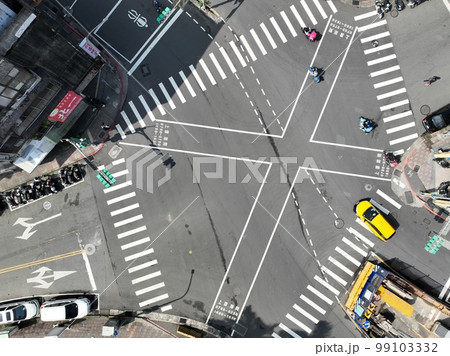 交差 横断 横断歩道 99103332