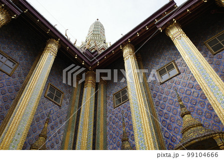 タイ、ワット・プラケオ内にある建物 99104666