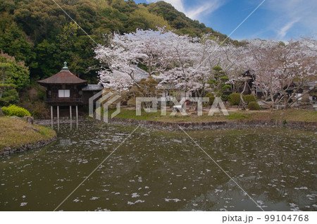 根来寺(名勝庭園の聖天池に浮かぶ聖天堂)  【和歌山県岩出市】　 99104768