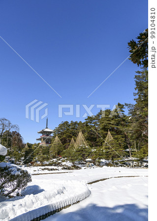 仙台　雪の輪王寺庭園 99104810