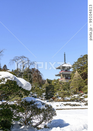 仙台　雪の輪王寺庭園 99104813
