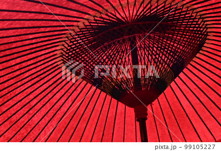 【滋賀・坂本】旧竹林院の紅葉やリフレクション、和傘や庭園が作り出す落ち着いた空間 【滋賀・坂本】旧竹林院の紅葉やリフレクション、和傘や庭園が作り出す落ち着いた空間 99105227