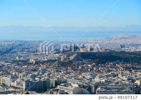 リカヴィトスの丘から見たアテネの街とアクロポリス遺跡 リカヴィトスの丘から見たアテネの街とアクロポリス遺跡 99107317