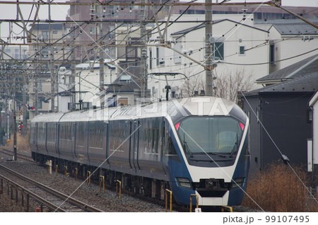東北本線 土呂駅 サフィール踊り子261系回送 東北本線 土呂駅 サフィール踊り子261系回送 99107495