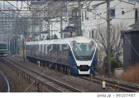 東北本線 土呂駅 サフィール踊り子261系回送 東北本線 土呂駅 サフィール踊り子261系回送 99107497