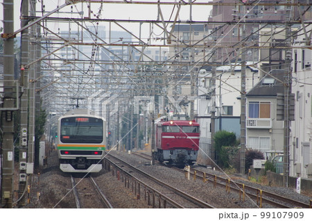 東北本線 土呂駅 231系宇都宮線とEF81 99107909
