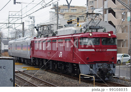 東北本線 土呂駅 EF81とカヤ27 99108035
