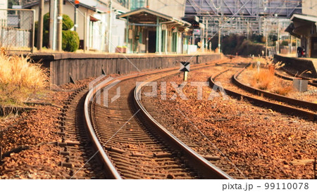 誰も乗らない、誰も降りないローカル無人駅 誰も乗らない、誰も降りないローカル無人駅 99110078