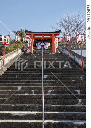 長崎市鎮座 ぎおん社 八坂神社のお多福くぐり 長崎市鎮座 ぎおん社 八坂神社のお多福くぐり 99110678