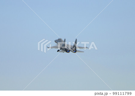 インド空軍スホーイSu-30MKI離陸 99111799