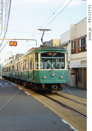 江ノ島電鉄からの風景 腰越駅ー江ノ島駅間 江ノ電50系 江ノ島電鉄からの風景 腰越駅ー江ノ島駅間 江ノ電50系 99112741