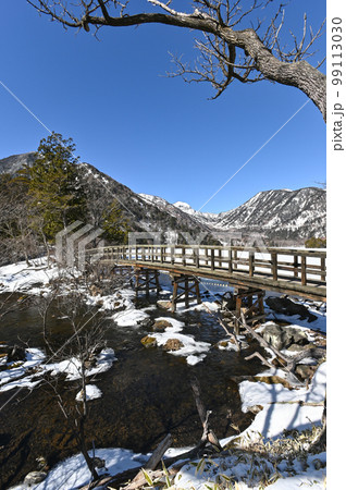 冬の栃木県日光市湯川の風景 冬の栃木県日光市湯川の風景 99113030