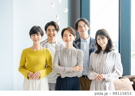 ビジネス　男女　オフィスカジュアル 99115653