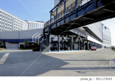 羽田エアポートガーデンのバスターミナル及び搬入車両入口 99115684