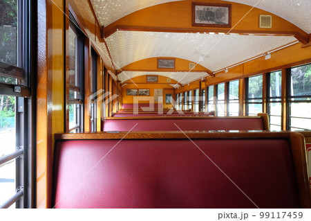 ケアンズ観光で必ず乗りたいキュランダ観光鉄道　Kuranda Scenic Railway 99117459