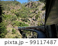 ケアンズ観光で必ず乗りたいキュランダ観光鉄道　Kuranda Scenic Railway 99117487