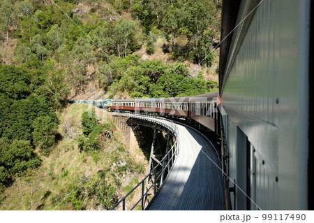 ケアンズ観光で必ず乗りたいキュランダ観光鉄道 Kuranda Scenic Railway ケアンズ観光で必ず乗りたいキュランダ観光鉄道 Kuranda Scenic Railway 99117490
