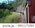 ケアンズ観光で必ず乗りたいキュランダ観光鉄道　Kuranda Scenic Railway 99117494