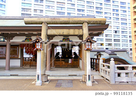 【東京】初春の湯島天満宮 境内の摂社戸隠神社 【東京】初春の湯島天満宮 境内の摂社戸隠神社 99118135