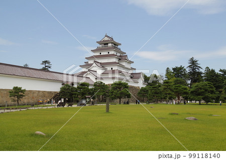 上杉謙信公廟所跡の美しい若松城別名鶴ヶ城 99118140