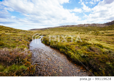Snowy Mountains View on Cascade Hut Trail in Australia 99119628