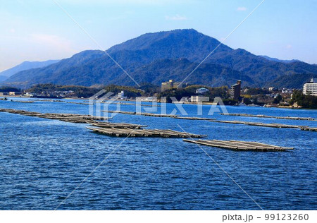 瀬戸内・海の幸 牡蠣の養殖(かき筏) 瀬戸内・海の幸 牡蠣の養殖(かき筏) 99123260