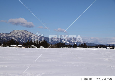 寒い日氷点下の朝 寒い日氷点下の朝 99128756
