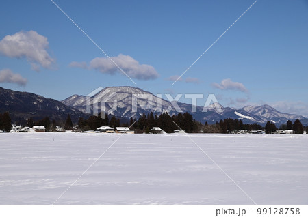 寒い日氷点下の朝 99128758